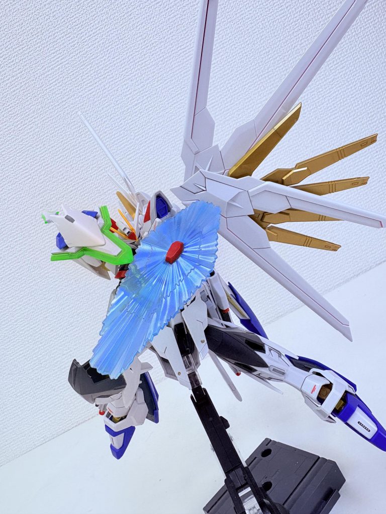 ビームシールド構えつつ投擲!