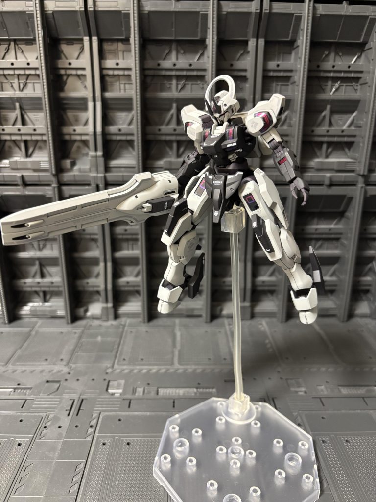 浮かせてみました。心なしか浮かした方がカッコいいかもですw