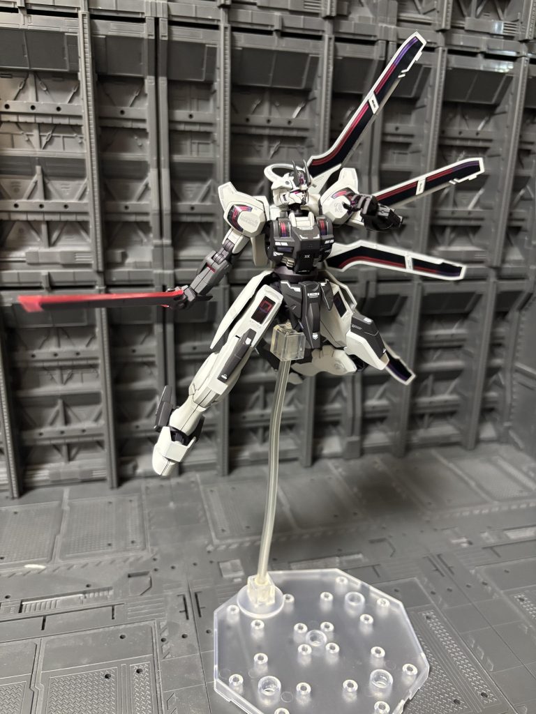 形態変更しました。個人的にはこの形態が1番好きです👍ただ武装の塗装がはげる…😱