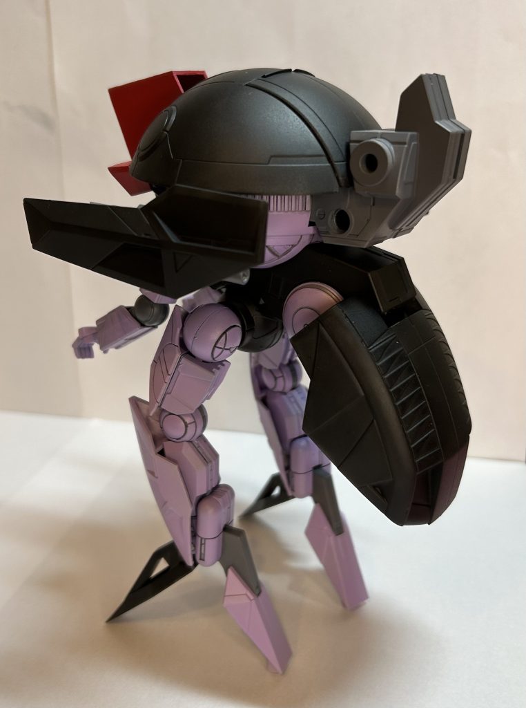 ・背面カラーリングは本家ドムを見ながら塗りました。塗料はクレオス様、様様です！！