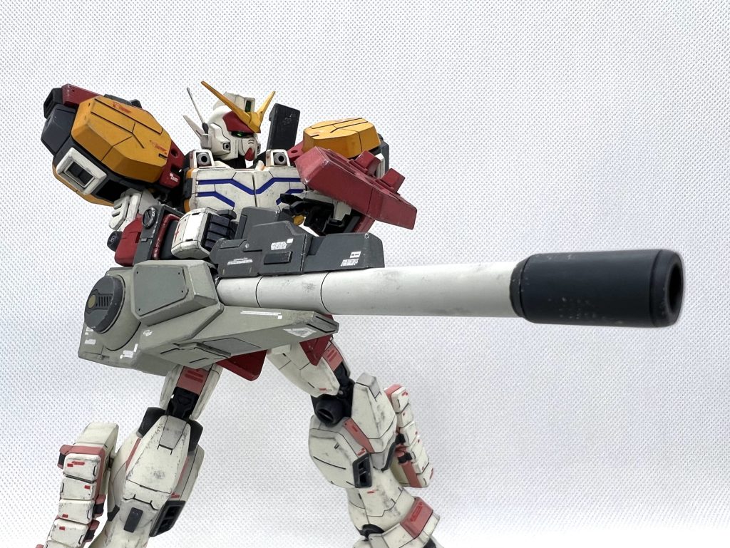 オリジナルのビーム兵器を右腕に装備ナイフ外さないといけないけど🙄