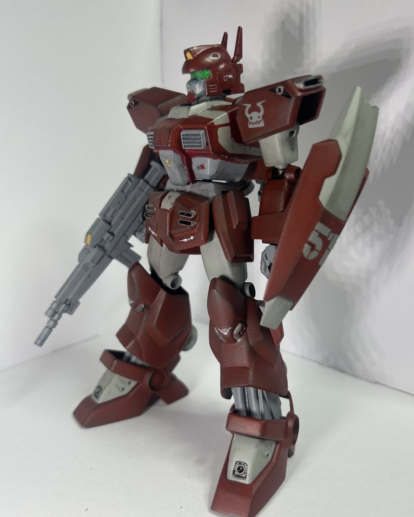 せーふ！月一投稿せーふです！さて、今回はGキャノンです。正確に言ったらGキャノンマグナの方のキットを使用したんですがね……。うん、こっちの方がマグナの方も作れるし、無印の方も作れるんでお得なんすよ。と言いつつマグナは作ってませんが。まぁ、旧キットの宿命としてなかなか売っているところが無いってのが難点ですが。ちな、フレーバーストーリーの最後の小指のハンドサインは日本独自のものなんだそうで。まぁ、同郷ってことにしておいてくだされ。