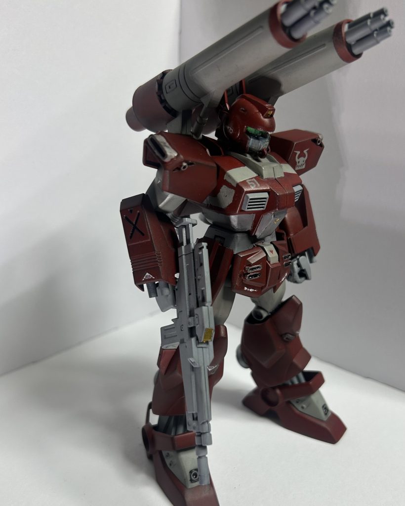 最後の写真で気が付いた……右のモモ……塗装が薄くて下地が地味に透けてる……！まぁ、後で明日以降修正しやす……多分きっとメイビー。何にせよ、どうかハーディガンを再販してくだせぇ…！小さい頃に持ってたけど、改めてしっかりと作りたいんだ…！どうか！バンダイ様！ご視聴ありがとうございました。