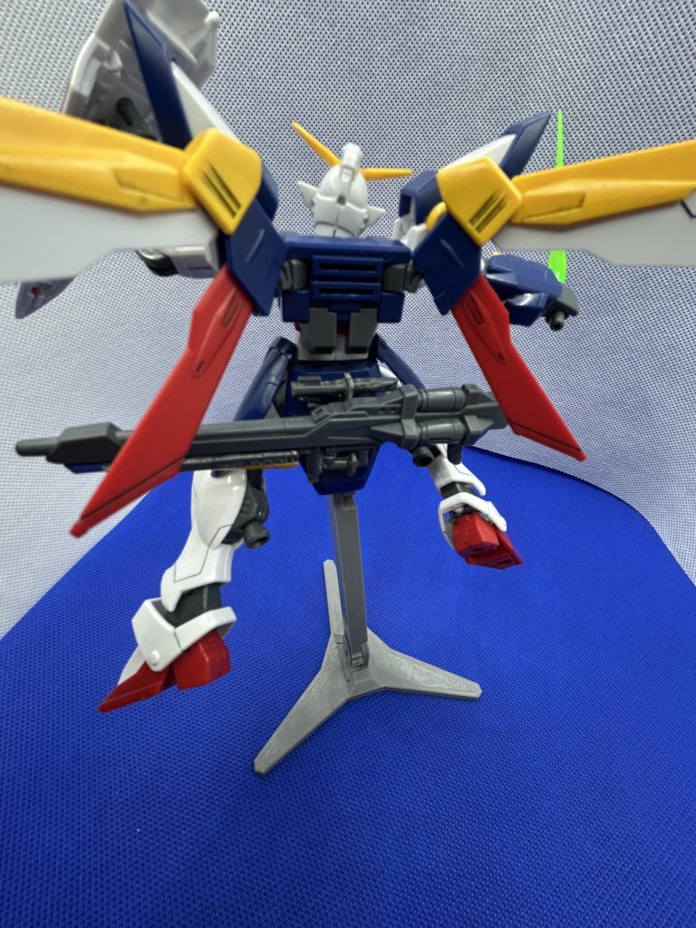 バスターライフルはリアスカートに装着出来ます。