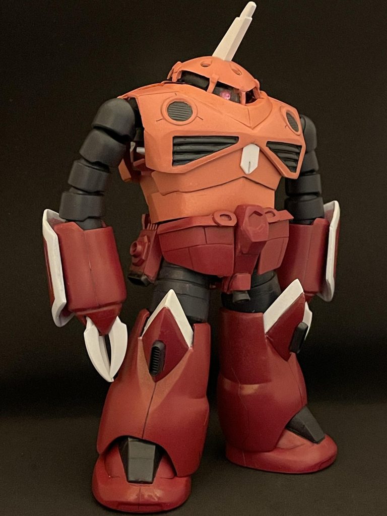 素立ち。モノアイはケルディムサーガの余剰パーツの透明な電子スコープに、Sachiプラモさんのオールマイティモノアイを貼ってます。