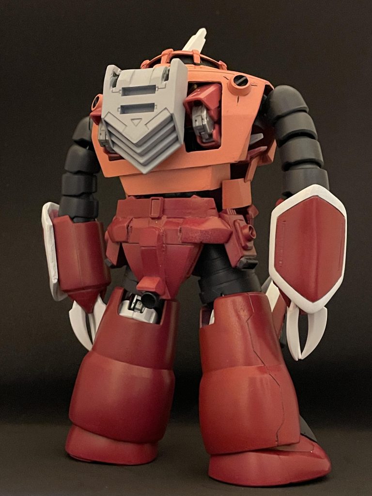 バックショット。ランドセルはHGBFギャイースターウェポンのバックパックを加工し、フォランテスを接続できるように。シールドは1/100ズゴックの足の裏から切り出して曲げ、エポパテを盛って整えました。