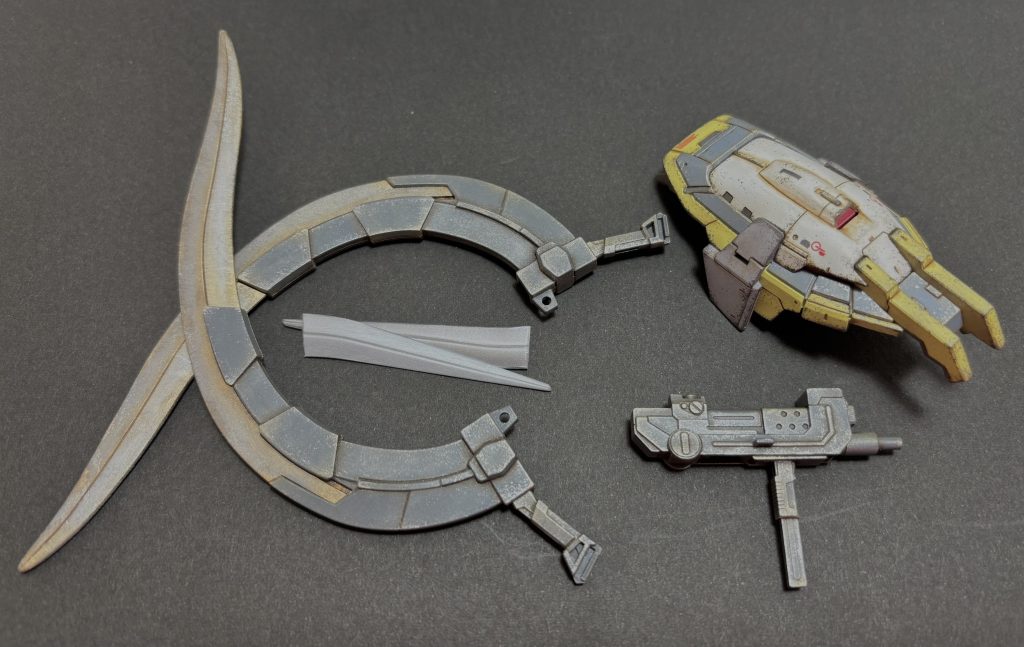 ▲武器一覧 ショーテルはバランスを見てかなり小型化しました あんまり装備してあげられなくてごめんなショーテル ダイソーの画用紙背景でmgはキツいんや…