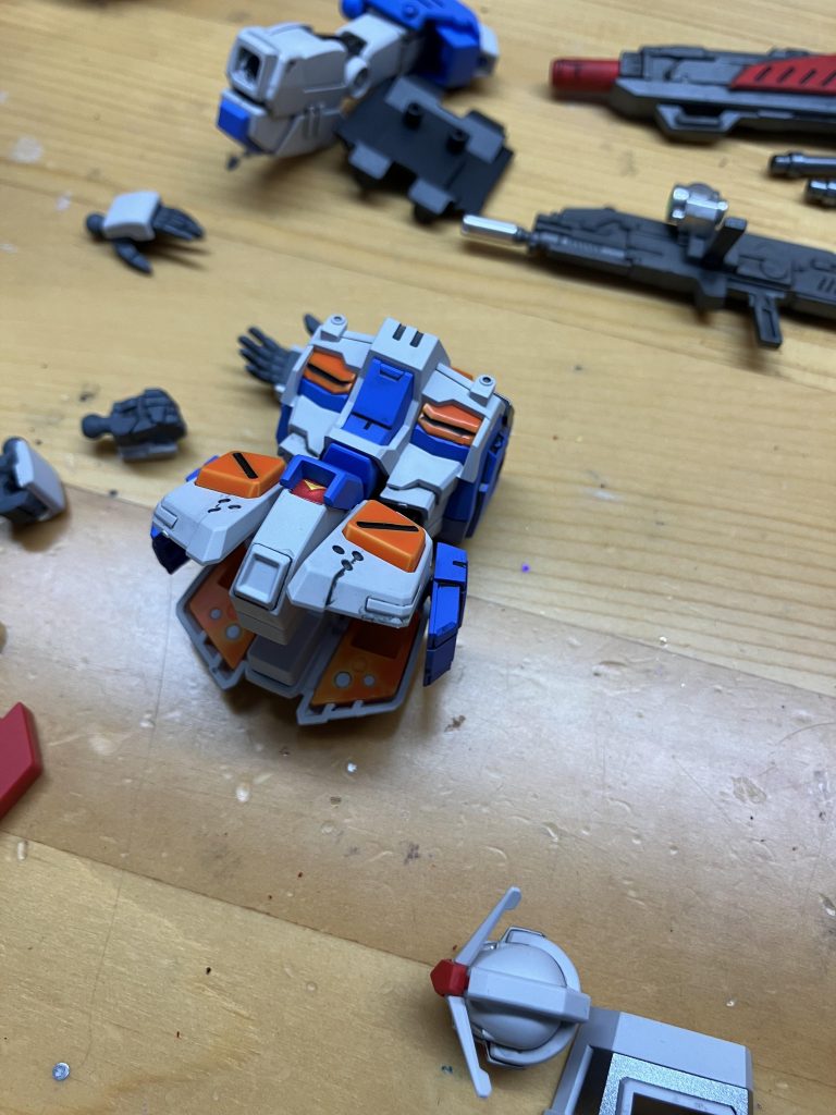 塗装が終わり、組立最中ですね。