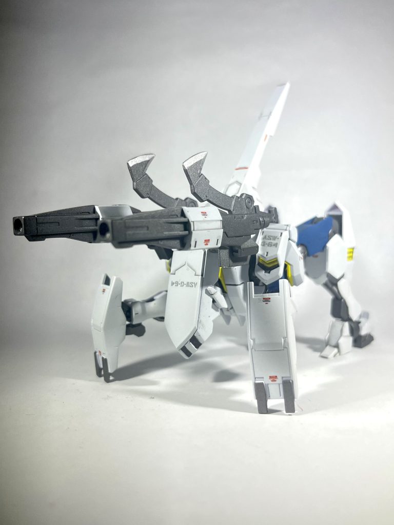 砲撃モード　本来ロングバレルキャノンを撃つための形態ですがショートバレルキャノン仕様でも存在感があります。