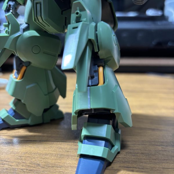 お久しぶりです！最近あまりガンプラ活動出来てませんが長い事積んでいたクシャトリヤの作成に踏み切りました〜ヽ(´▽｀)/頭部、肩関節とバインダーアームの可動域増加。足の幅を全体的に0.8mm厚み増加しています。 （2枚目）