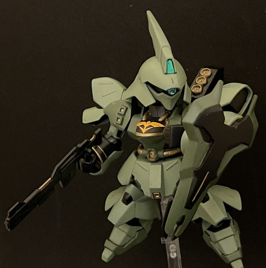 ポージング。なんか逆シャアっぽい感じにw