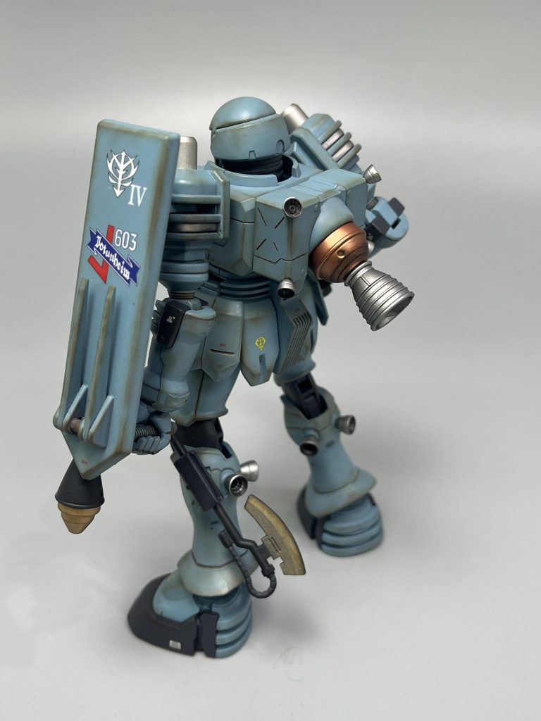 デカールはガンダムデカールの余り物をそれっぽく使用、ウェザリングはタミヤ ウェザリングマスターのススやサビを使いました。