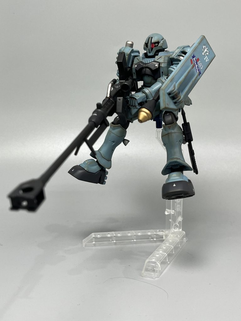 予備機の劇中の装備はマシンガンでしたが、一応135mm対艦ライフルも作りました。・・・ってかデカ過ぎて画角に入りません💦グリップ部分はシルバーとつや消しブラックで塗り分け、バレルも黒鉄色で塗り分けてます。