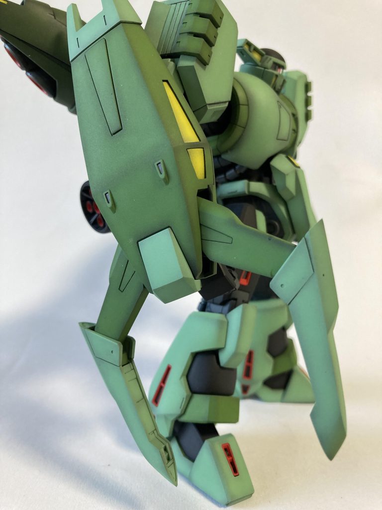 クローはあとハメのためモールドを追加合わせ目消して塗装後に接着しました