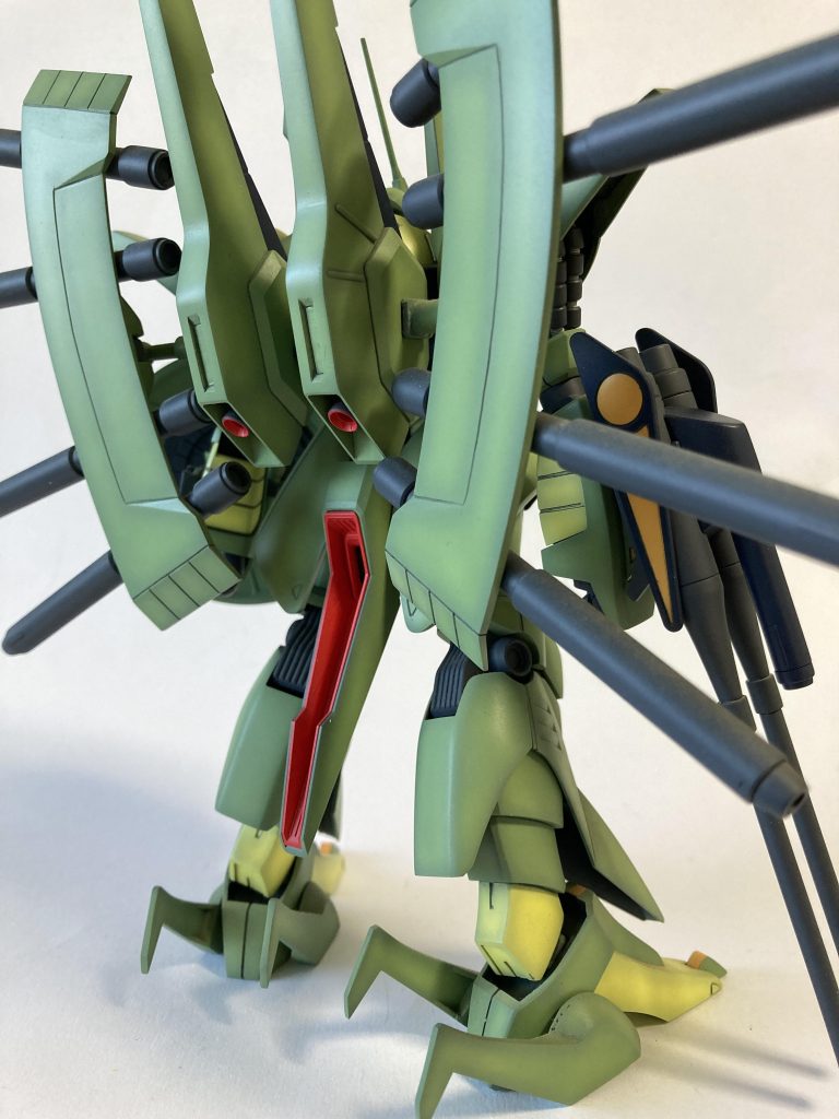 背中の耐艦ミサイルは地味に合わせ目処理x8が地獄です…