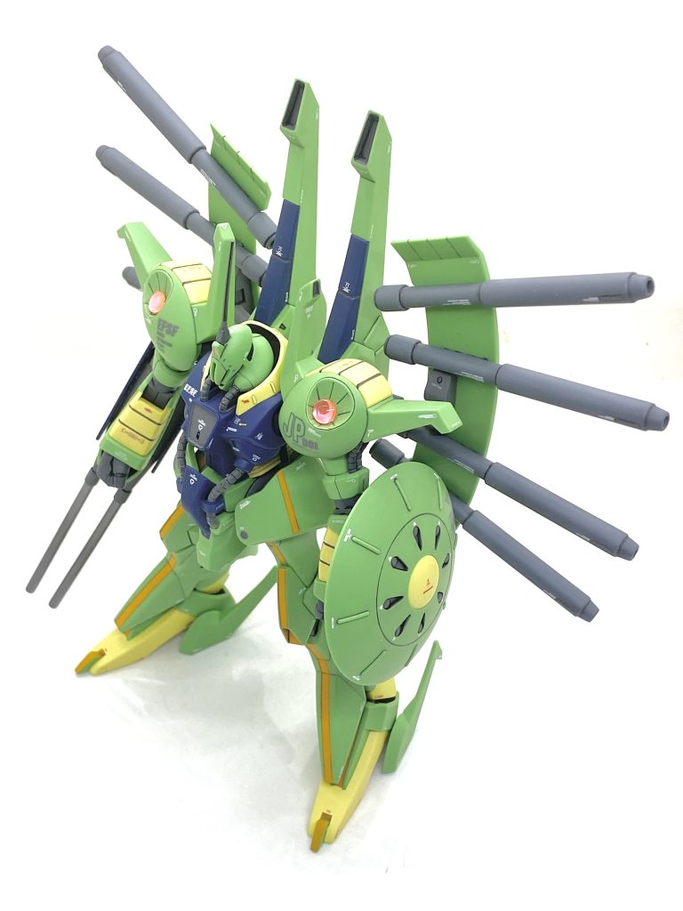 メタリック以外の部分は(クレオス)Mr.カラーGXスーパースムースクリアーを吹き付けております。