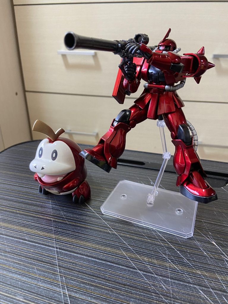 ポケモンのホゲータも一緒に塗装してシャアのデカールも貼ってみました😊シャア専用ホゲータ