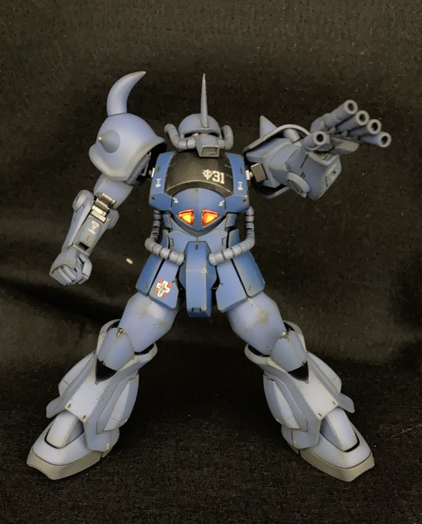 左手の指は切り離して独立可動できるようにしました。