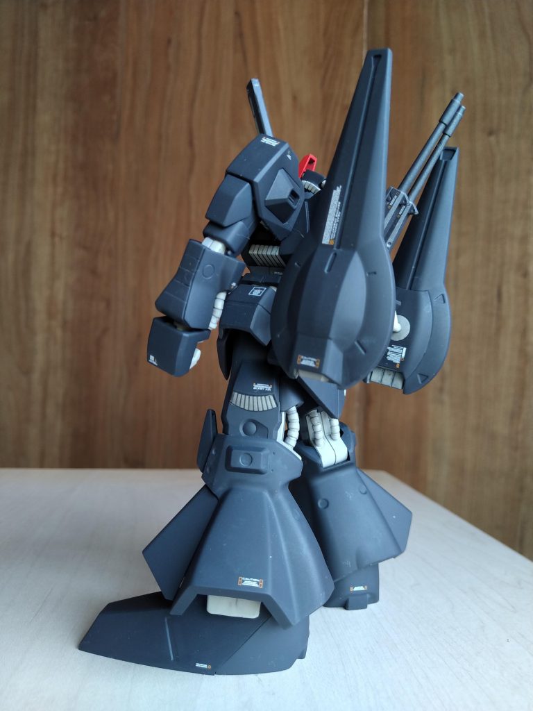 後はめ加工や段落ちなどは入れずに、マスキングで塗装しています。