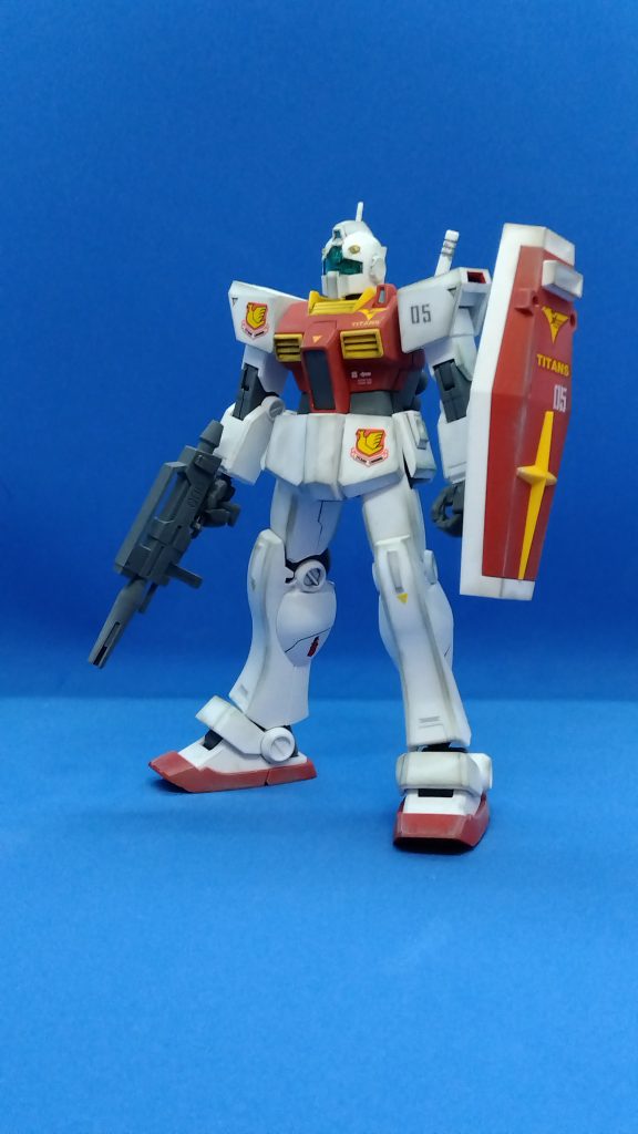 簡単フィニッシュ練習に仕上げたもの。白やちょっと淡い色合いの成型色は合わせ目を消しても目立たなくなりやすいなと感じます。このくらいまで行けば個人的に満足です。