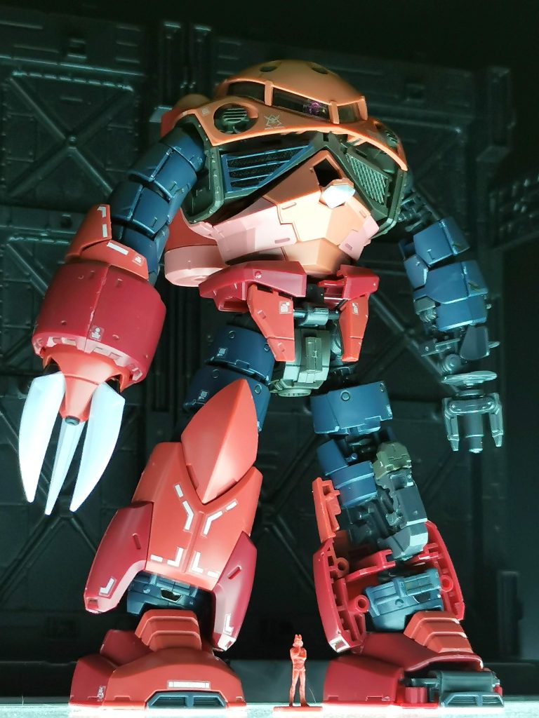 整備中のシャア専用ズゴック。