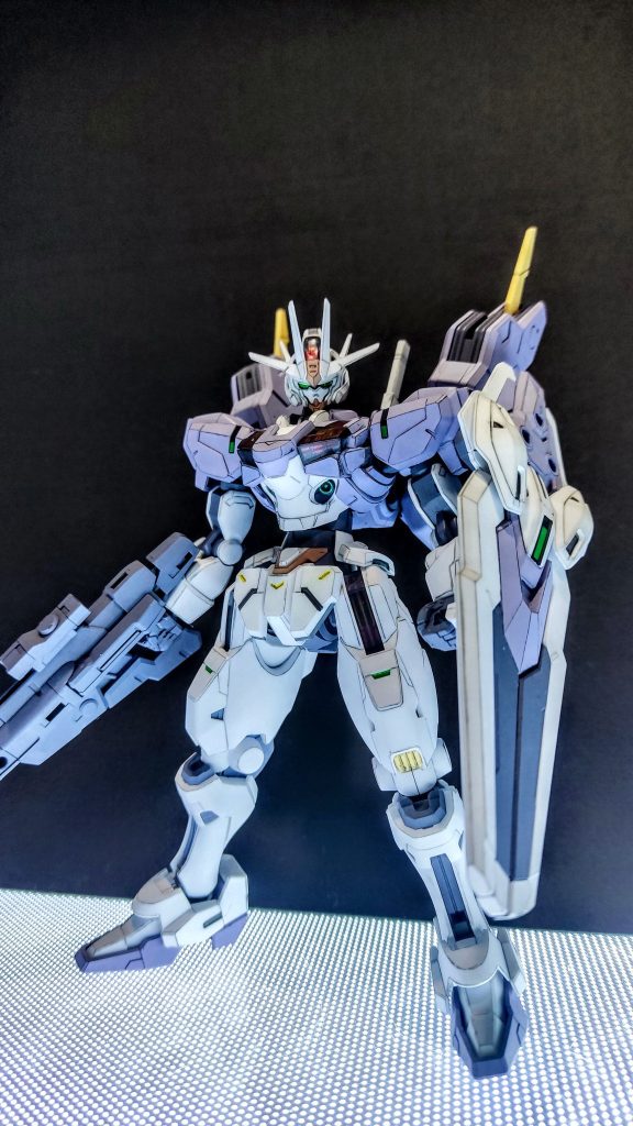 パーツごとに塗りながら制作しているので、全体イメージは組まないと分からないのですが、意外といい感じになりました。