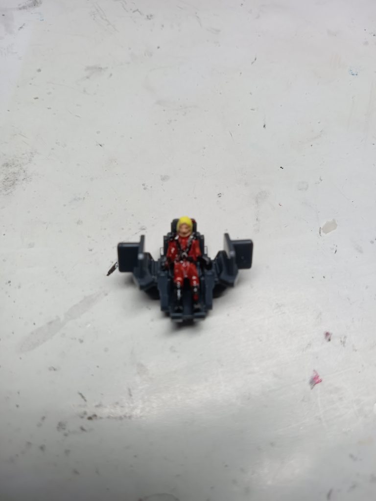 コクピットに入ってしまうと映らないので作成中の写真を珍しく撮っておきました