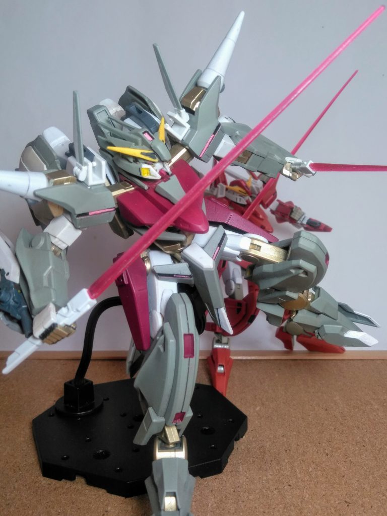 コノ子にもチャンとアリますヨ 😁『GN ビーム サーベル』🙄カタノウエなので「「「両手に🌺華🏵️❗」」」仕様でイッテみます 👍