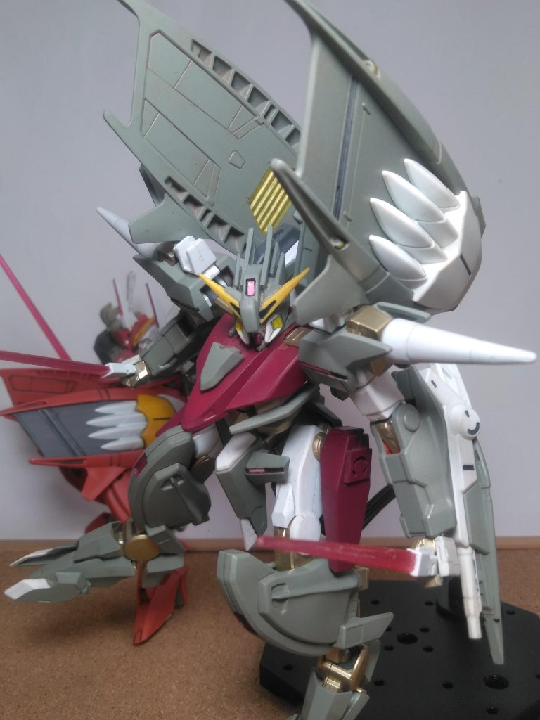 そして!『スローネ ツヴァイ』が元なのだから当然!!『 GN ファング』も装備です 😆🎵『 GN ファング』発射&攻撃エフェクトは脳内再生でお願いします🙇⤵️⤵️