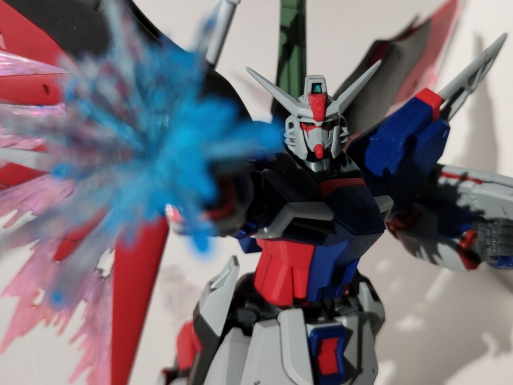 光の翼をクリアブルーで塗ったけど写真だとあまり目立たないかな？