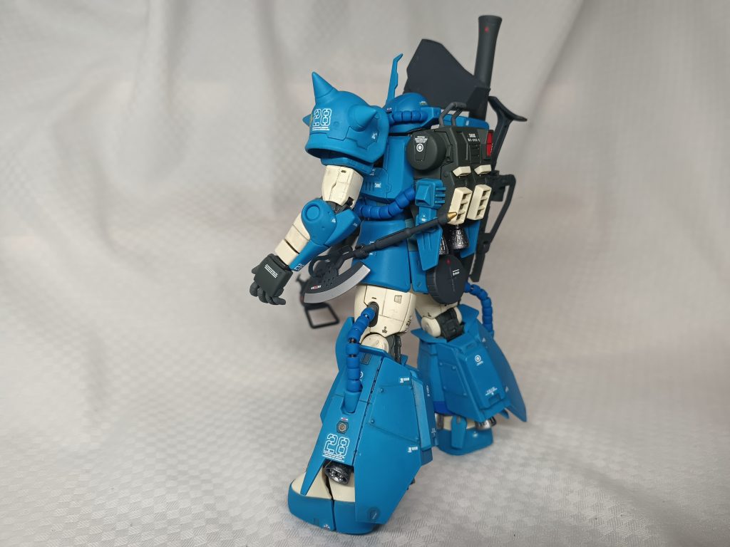 RGザクは足腰が弱いですが、造形は好みですね。