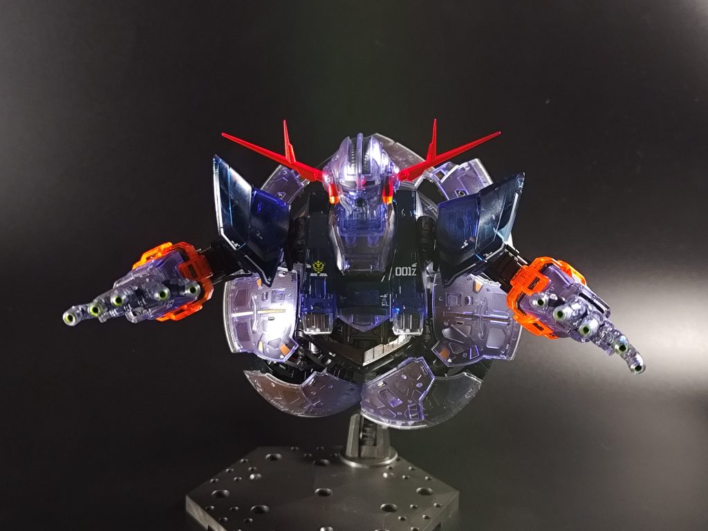 通常照明スカート部など、外装パーツ下のフレームがしっかり透けてます