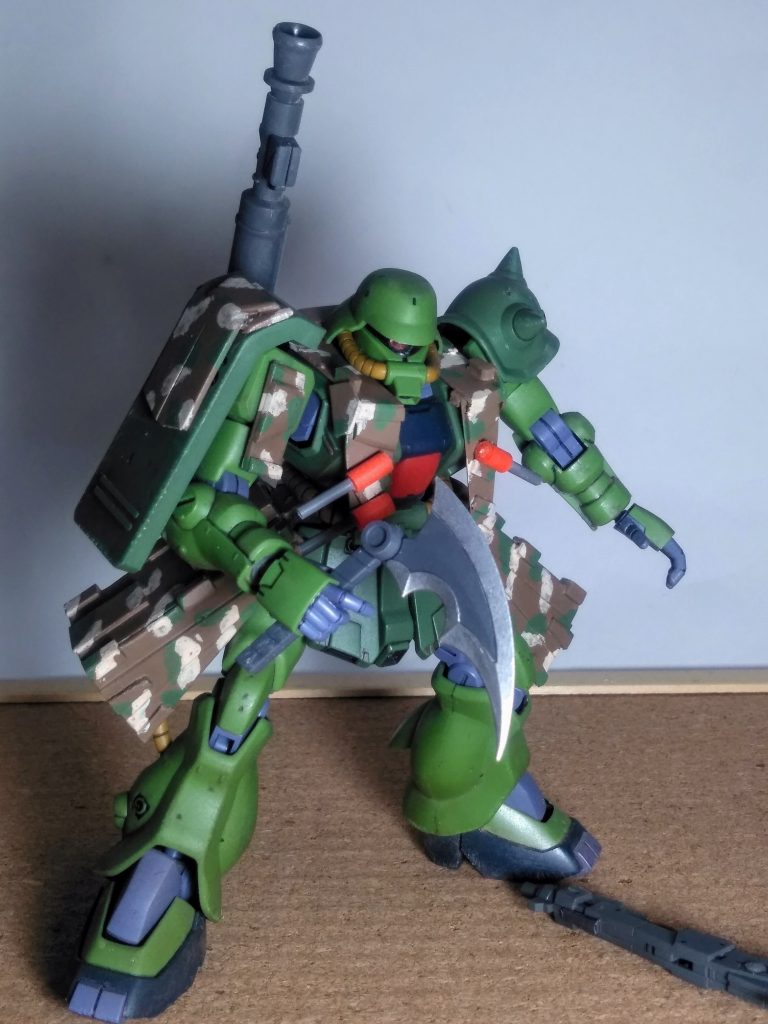 今回の斬撃武装 ⚔️本来なら銃剣🔫🔪や大型ナイフ🗡️を装備でしょう『ザク用』なのでアックスを意識した可変式のナイフですヽ(＊＞∇＜)ﾉ ⤴️ はい！皆様御用達の『M.S.G.』からの転用です <(｀^´)> 💨