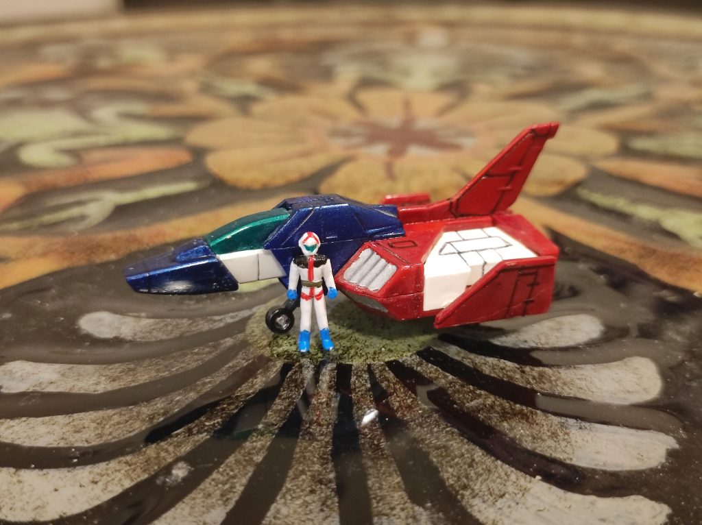 コアファイターとパイロットスーツのアムロです。アムロの塗装は大変でした。30代になった私にはそんな目に悪いことをしないの方がいいと思います。