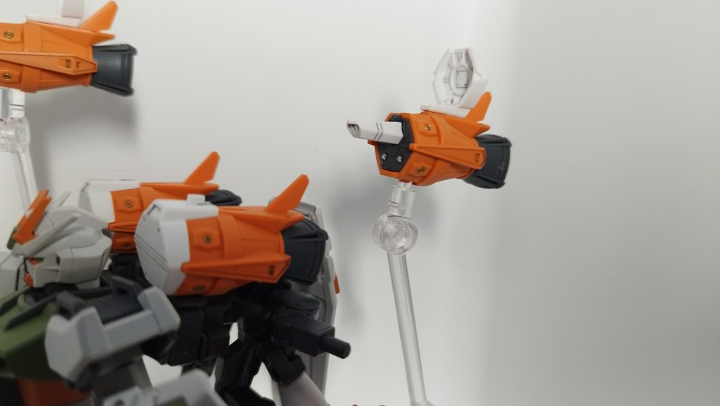 ガンバレル自体の側面スラスターも部分塗装