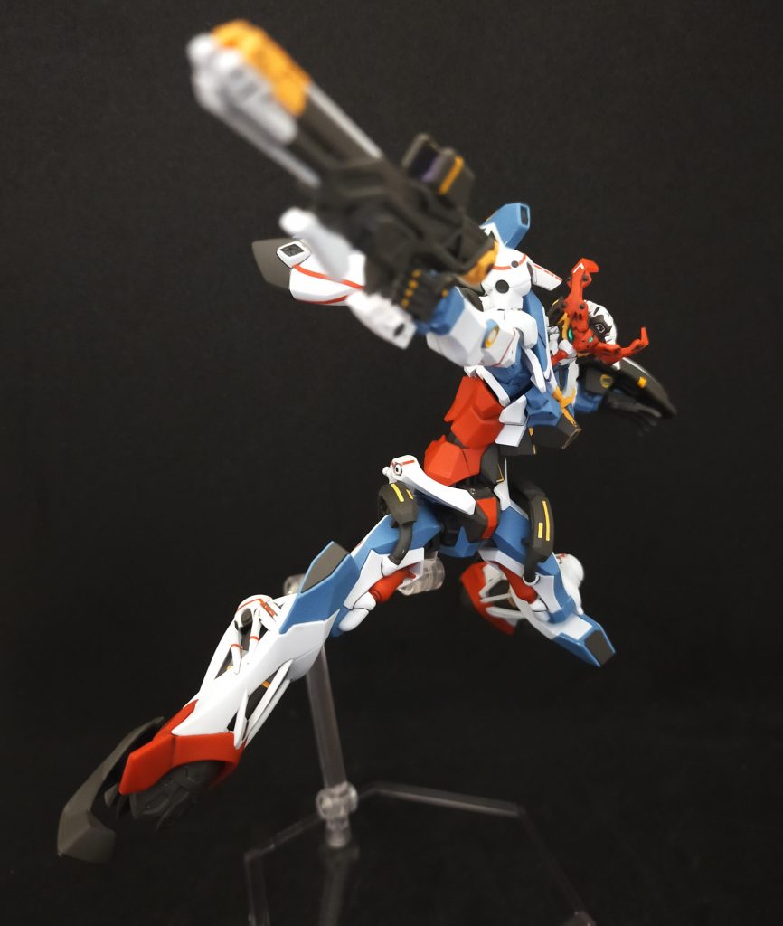 楽するために簡単フィニッシュで終わらせようとしたんですけど設定画を見てゾッとしました。付属のシールだけでは塗分が全然足りてませんでした。なので部分塗装も結構しました。筆塗り苦手なんですけどね。