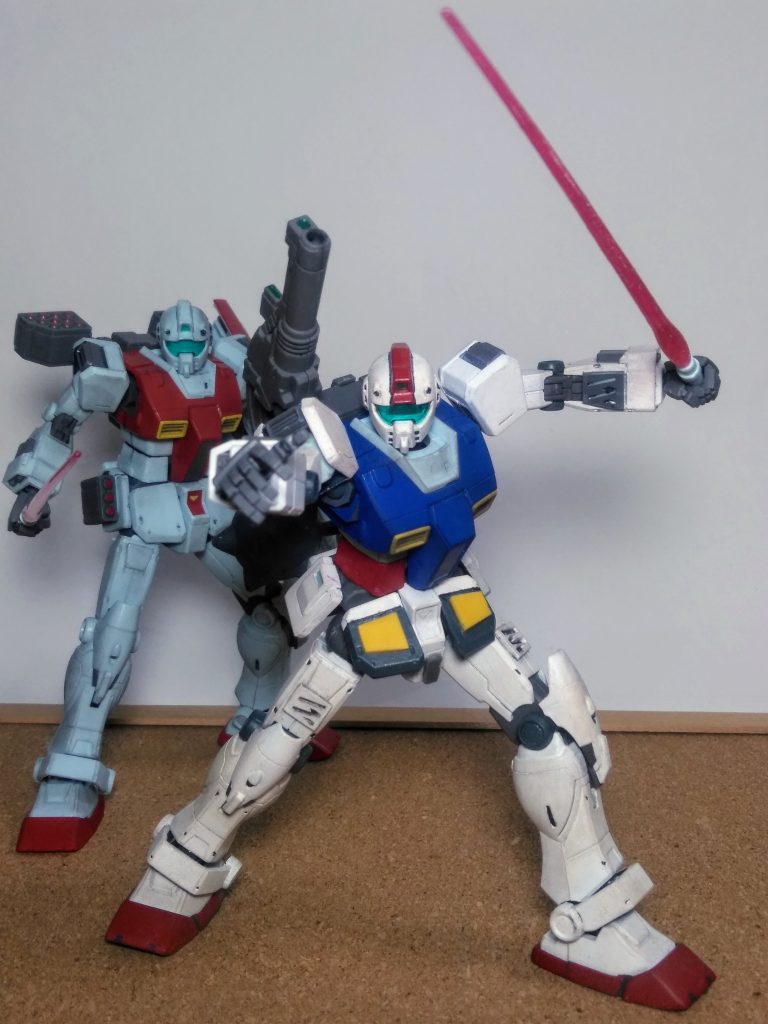 在るのだから！ヤらなきゃイケないサーベル抜刀❗😁流石は『MSD』クネクネ？ニョロニョロ？？と、良く動きます 😊 コンナに可動箇所ばかりだと、後で要介助者に成る未来しか見えない・・・ 😩💨