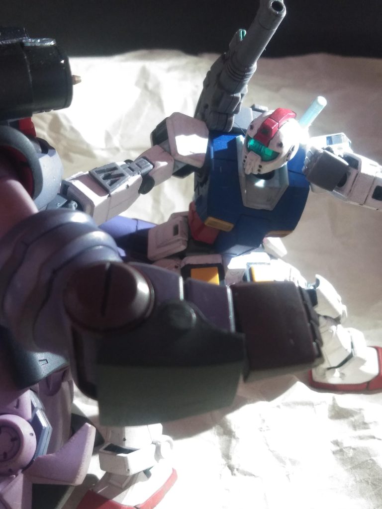 コンナ感じで実行です (￣ヘ￣メ) 本当はモット深く書き込みたいのですが、まだ時期早々ですよね (/´△`＼)まぁ、キット化の発表がアッタのだから、此くらいのお戯れなら赦して下さい (　ﾟ 3ﾟ)好きにカコツケテ製作出来て嬉しい限りと、なり成ました ＼(◎o◎)／ コンナ事が可能なガンプラはヤッパリ偉大だと考えます ｍ(｡≧Д≦｡)ｍ