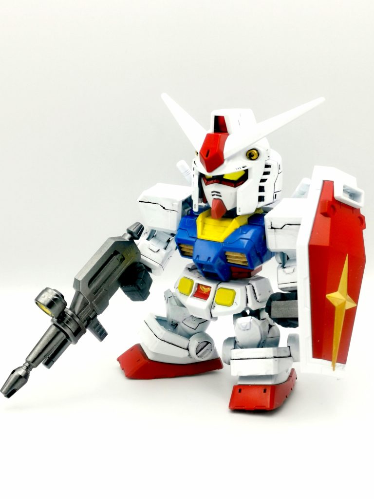 数あるガンダムのキットのなかでも、比較的シャープな印象の強いキットになってます。