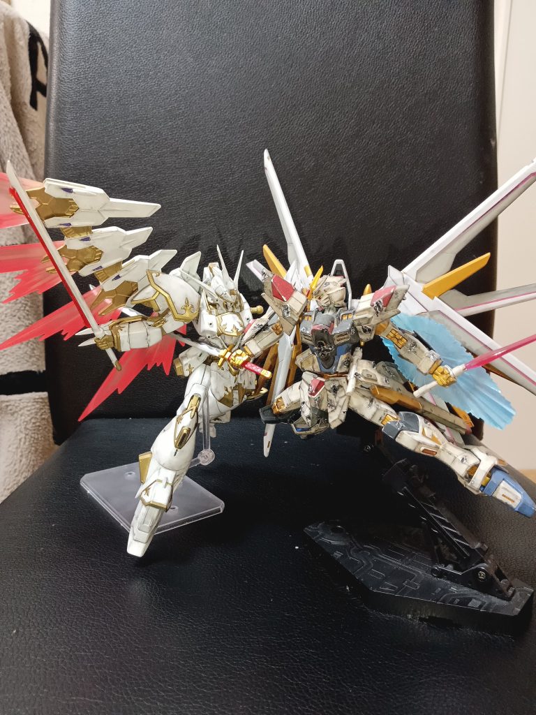 ラクス様ご搭乗されている例の兵器は、途中参加なので少しキレイめにしあげました。台座足りなかったのであるものでw