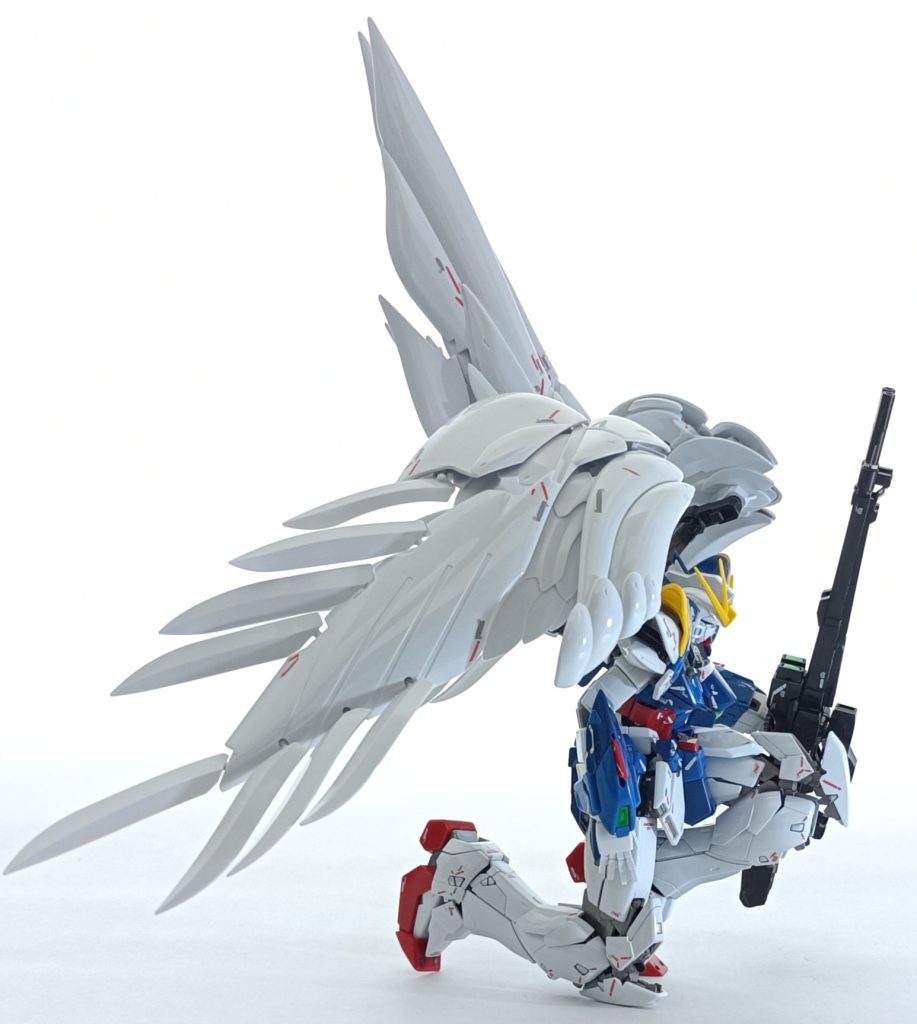 商品紹介ページを真似て膝立ちポージングツインバスターライフル、どうやって持たせるかめちゃくちゃ悩みました(zaku-kao3)