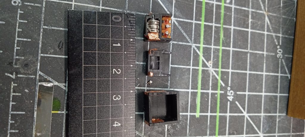 電池ユニットは電池交換のため 蓋が取り外せます電池は SR 416 SW です