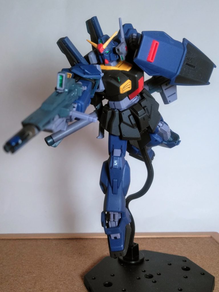 以前紹介した小隊長(ヘイズル改編)と、ほぼホボ同じ入りの『ガンダム Mk-Ⅱ 5号機』の記事 😊今更騙らなくても皆様なら充分ですよね❓😁「UP主」はコノ子が世界で二番目に大好きです❗❗😉👍💕💕まぁ、同率二位の機体はイッパイ(50機位?)居るけど 😅 『ガンダム Mk-Ⅱ 』のメインウェポンと云えば このビームライフル「「「うっはー❗💘」」」神デザイン 🤤💕💕 勿論「UP主」基準です 😁