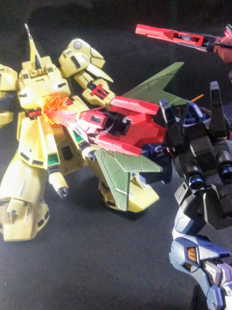 「「「ここからイナクなれーッ❗💢」」」ナンちゃった ヽ(*>∇<)ノ ぐだぐだ再現shotby かみーゆ  コンナ感じでグタグダダラッと実行です 😁🎵🎶遂に出ました❗😭💦 コレデホンペンニハイレル⤴️皆大好き『ガンダム Mk-Ⅱ』😆🙌🙌2015 年に発売のコノ子 🤔 ソッカーナンやカンやで10歳です⤴️ 🙄 ヨソノ コドモハ,ソダチガハヤイ!流石はリバイブキット❗可動域もデザイン再現も申し分ナシ❗❗⤴️⤴️ (UP主基準) 🤤💦🌊🏄🏄♀️🌊💦 こんな雰囲気のキットです 😆💕💕  んん? (  -_・)?なんでサムネに『Mk-Ⅱ』が他にも居るのか❓その辺りは・・・ホラ🙏「UP主」の何時もヤツです 😏 スットボケ?  ┐(-。-;)┌  ヤレヤレ💨  o(`^´*) コノサキドウナルコトヤラ💦