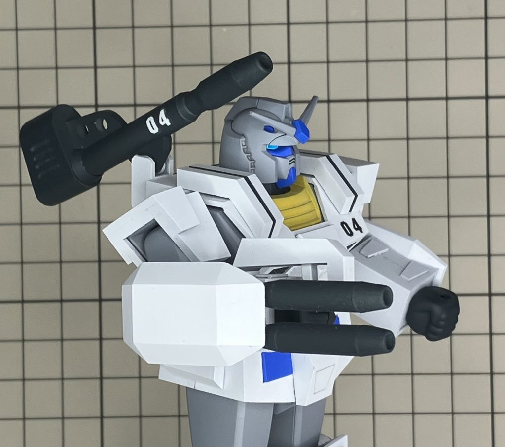 武器類もスクラッチ。各所に散らばるデカールの元ネタがわかったらコメントください。