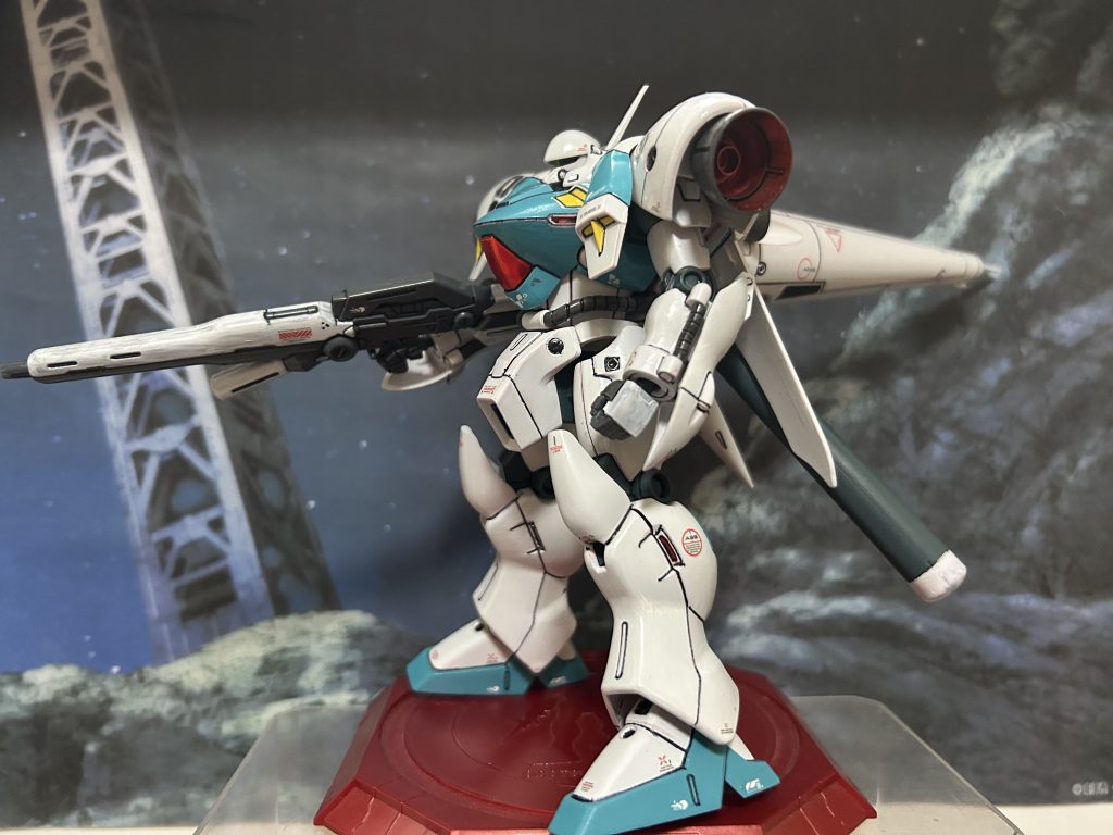 ガーベラ・テトラはバックパックが特徴的ですよね。最初見た時は飛び出しすぎじゃね？と感じました。