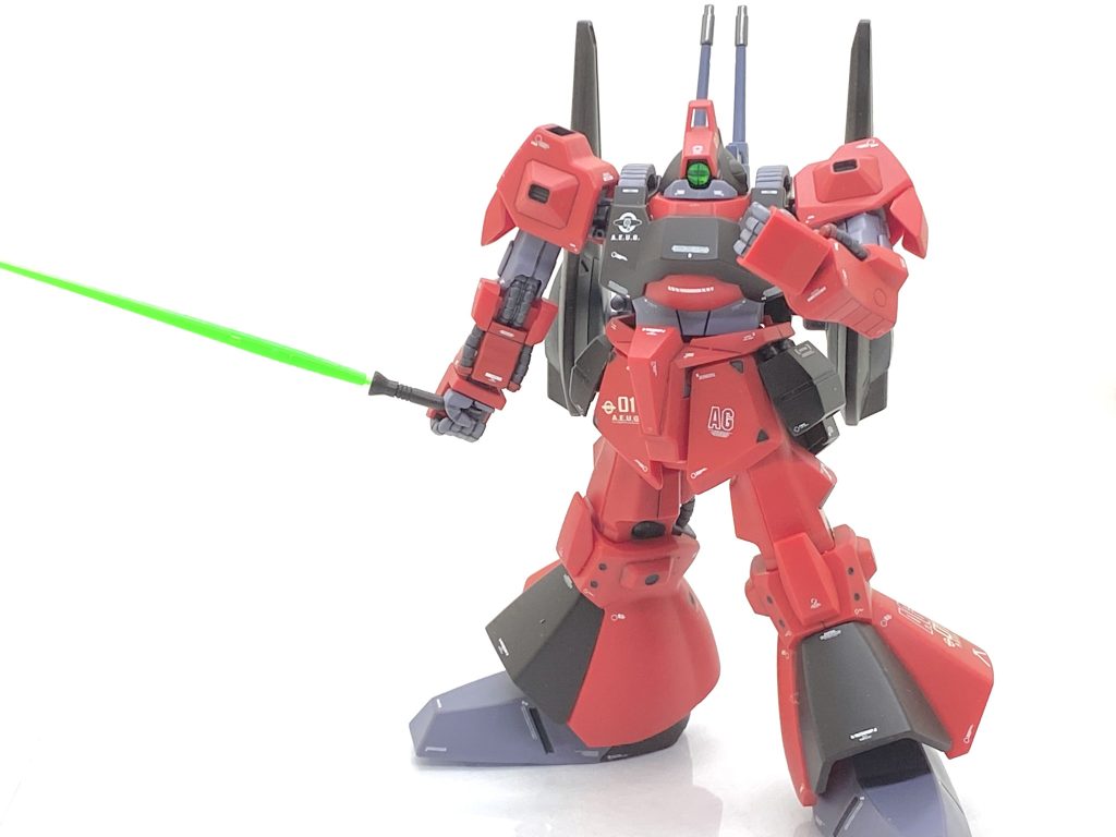 サーベルを持たせてみて。