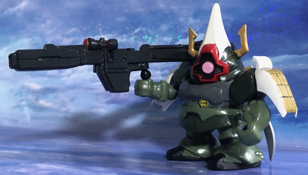 ビームバズーカは昔の食玩の「ガンダムアルティメットオペレーション」のジオン軍武器セットから流用。持てるようにグリップにはホビーベースのジョイントを使ってます。