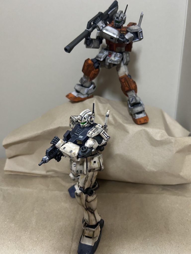 「突っ込め！この霧じゃ弾なんぞ当たりゃ、せんぞ！！」