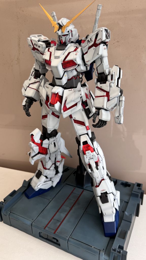 PG ユニコーンガンダム 部分塗装–2枚目/制作者：TK